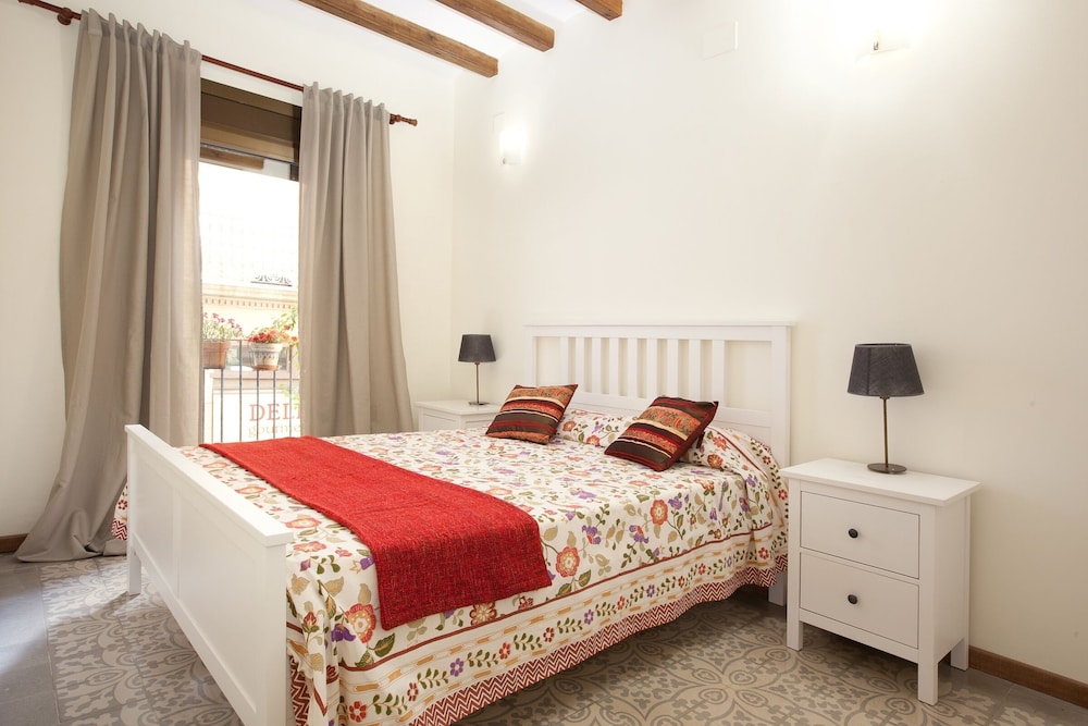 Casa Milá - Gran Apartamento De Un Dormitorio En Gracia - Wifi Gratis - Sant Just Desvern