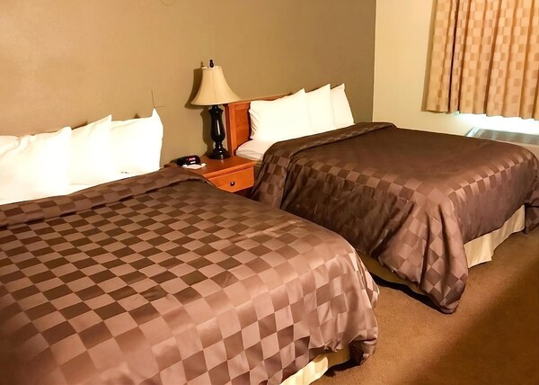 2 Double Beds At Fairbridge Inn & Suites Kellogg - ケロッグ, ID