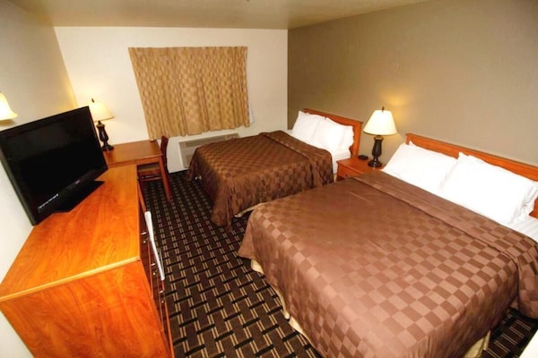 3 X 2 Double Beds Accommodations At Fairbridge Inn & Suites Kellogg - ケロッグ, ID