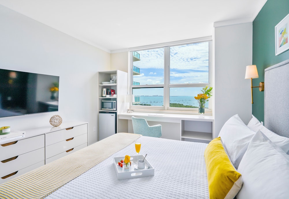 Great Sea Views In Stunning King Room. Look At The Pictures! Free Parking, Pool - Miami