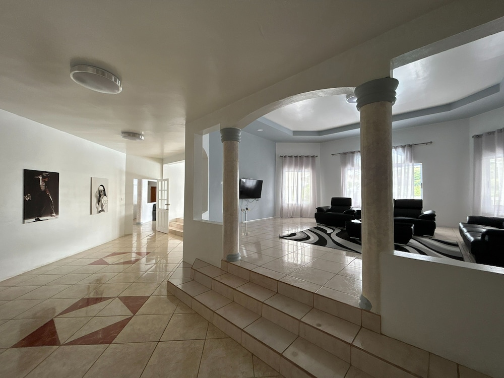 Luxury Resort-style Villa Located In Private Location - Vansbro