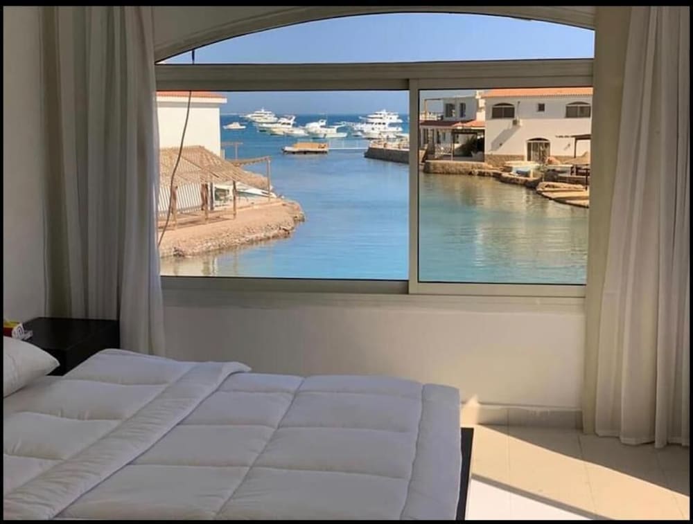 Amazing Seafront Villa With Private Beach - Hurghada