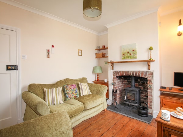 Poppy Cottage, Pet Friendly, Character Holiday Cottage In Swanage - Swanage