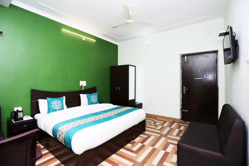 Hotel Sapphire Inn Bhimtal, Kaichi Dham - Parking Facilities - Best Luxury Hotel In Nainital - India