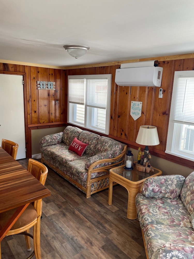 Cottage In The Heart Of Beach Haven! - Tuckerton, NJ