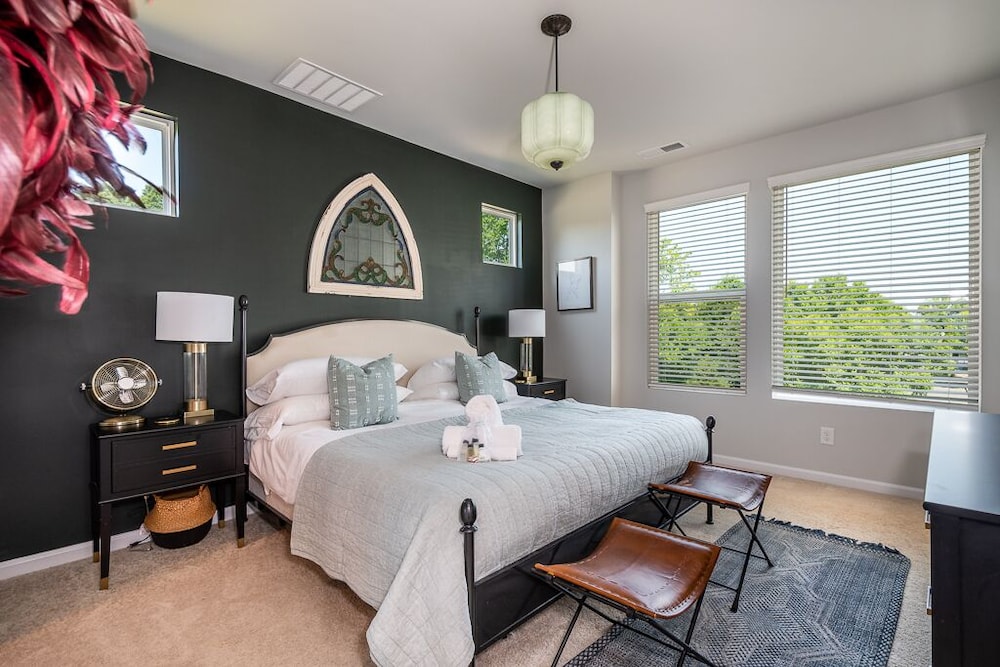 City Views + Steps To Camp North End +1.5 Miles From Uptown - SEA LIFE Charlotte-Concord