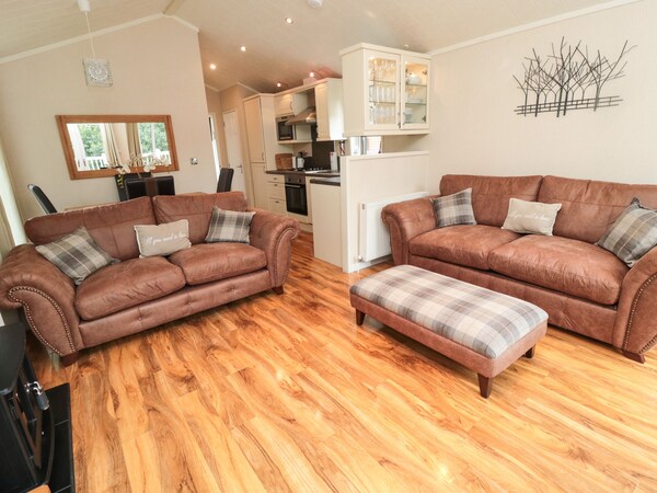 Number 43 Burnside Lodge, Pet Friendly, With Hot Tub In Felton - Northumberland