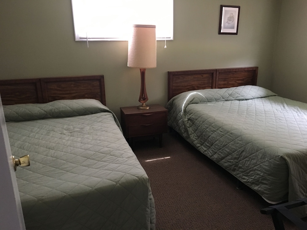 Dixon Lake Resort Motel - Michigan