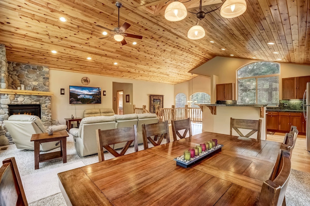Wooded Bliss | Large Family Home With 3 Car Garage - Indian Creek Reservoir, CA