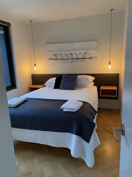 Shoreham Villas and Beach house Best Price on cozycozy