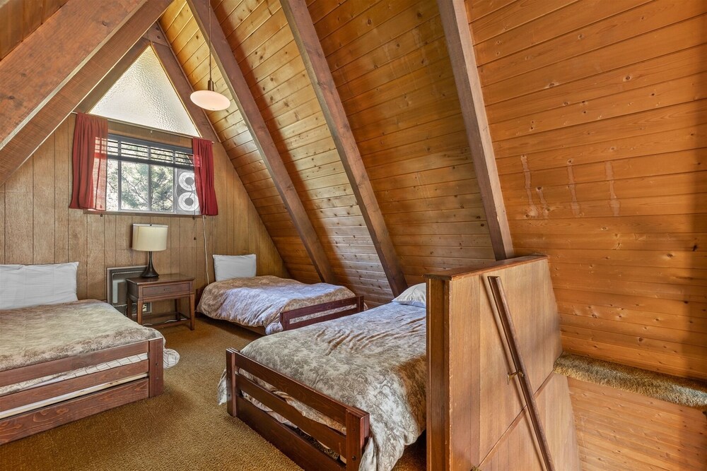 Four Seasons Cabin 1 With Enchanting Forest Views - June Lake, CA