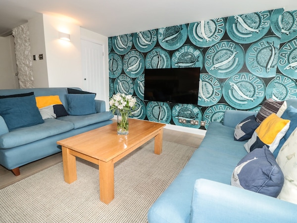 Cobalt Cottage, Pet Friendly, Character Holiday Cottage In Dartmouth - Kingswear