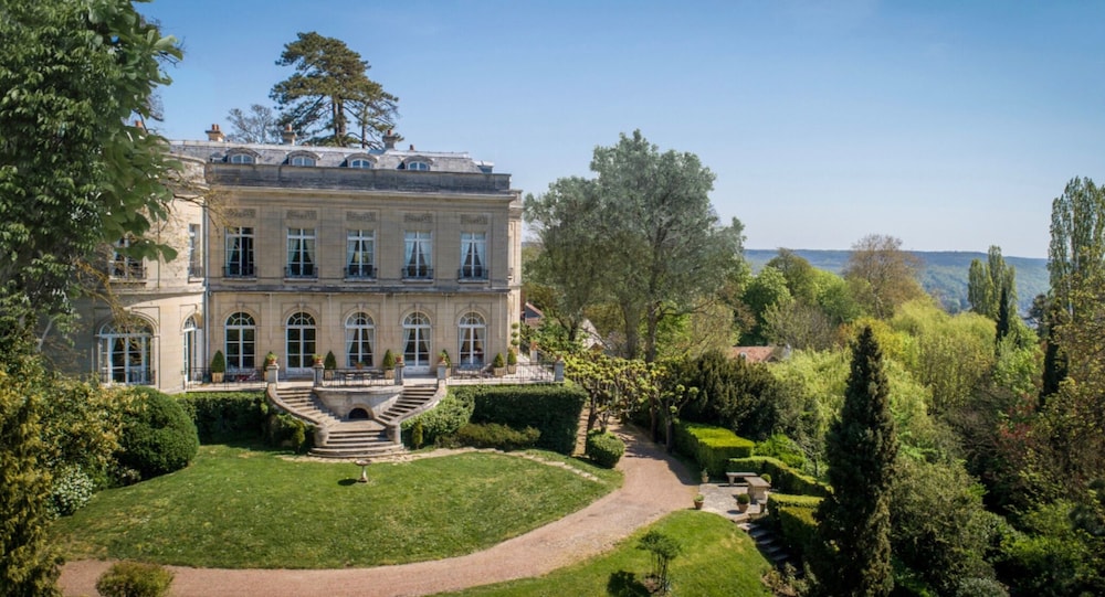 Le Château Du Prieuré D'evecquemont - Boucles De Seine - Meulan-en-Yvelines