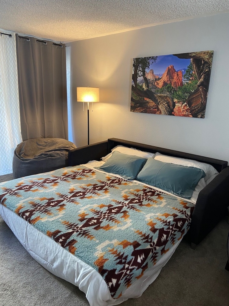 Cozy Old Town Condo! Close To Hikes, Shopping, And Food - Scottsdale, AZ