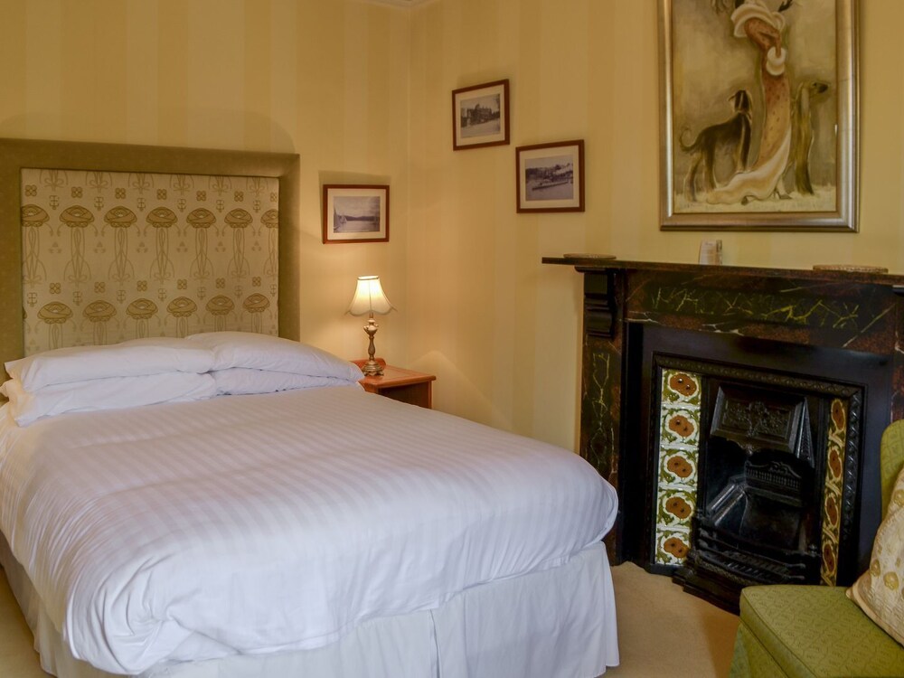 6 Bedroom Accommodation In Windermere - 윈더미어
