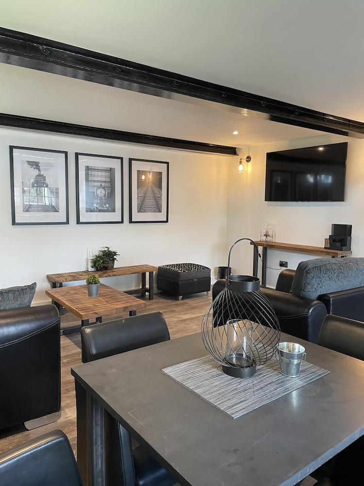 Luxury Two Bedroom Serviced Apartment - Suffolk