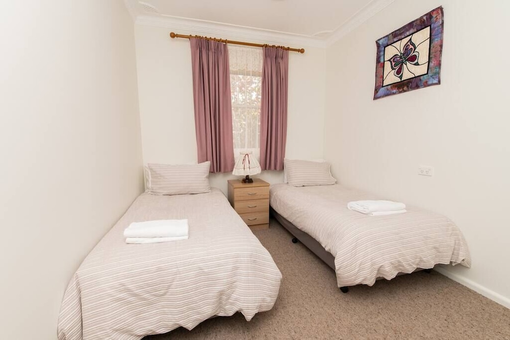 Oak St | Perfect Home Away From Home, Close To Cbd - Orange City