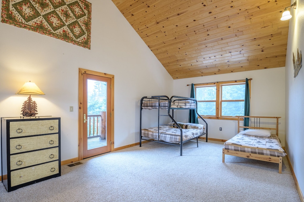 Lampstand Lodge: 5  Br, 4.5  Ba Lodge In Government Camp, Sleeps 16 - Mount Hood, OR