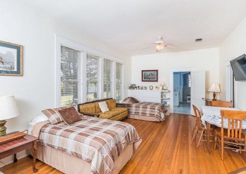 Schlitterbahn, New Braunfels airbnb, hotels and vacation rentals