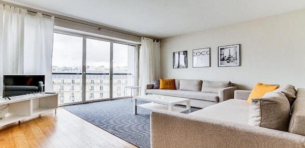 Champs Elysees - George V High Floor Luxury Apartment - Meudon