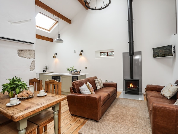 Yr Hen Oriel, Family Friendly, Character Holiday Cottage In Llanrug - 란베리스