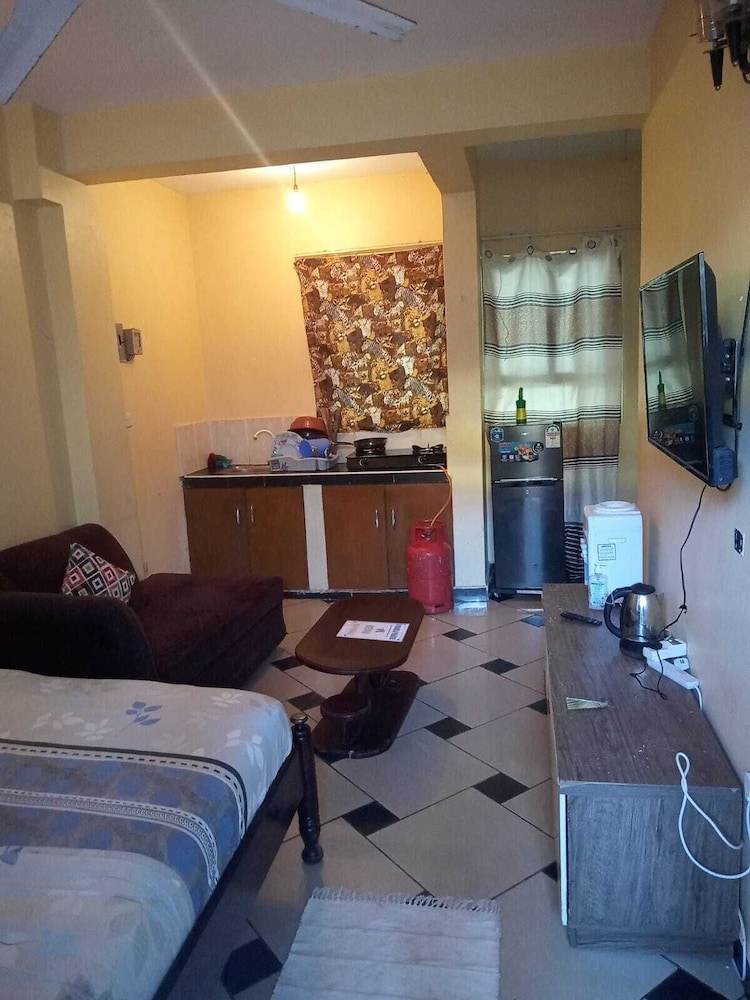 Home Away From Home In This Cosy One Bedroom Apartment - Mombassa