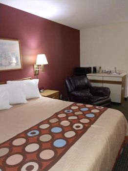 Pearl Lake, Redgranite airbnb, hotels and vacation rentals