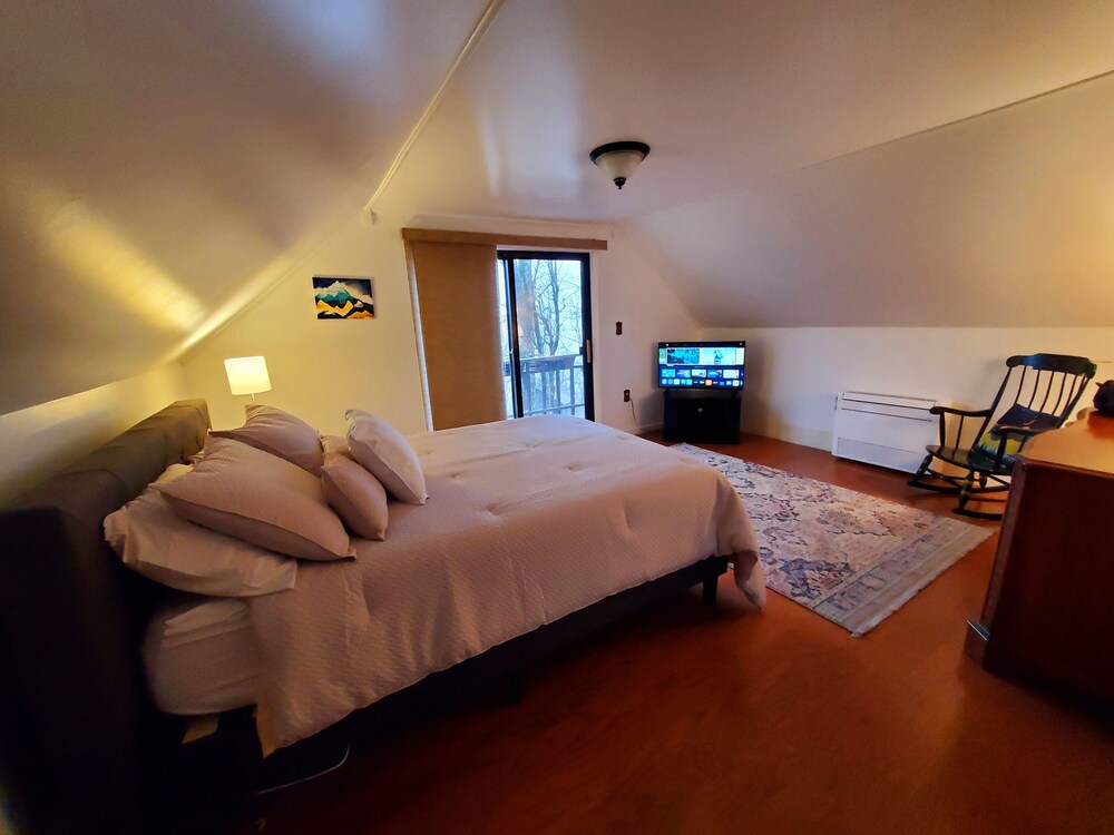 Cozy 3-bedroom Cabin Located In Wintergreen Resort - Wintergreen, VA
