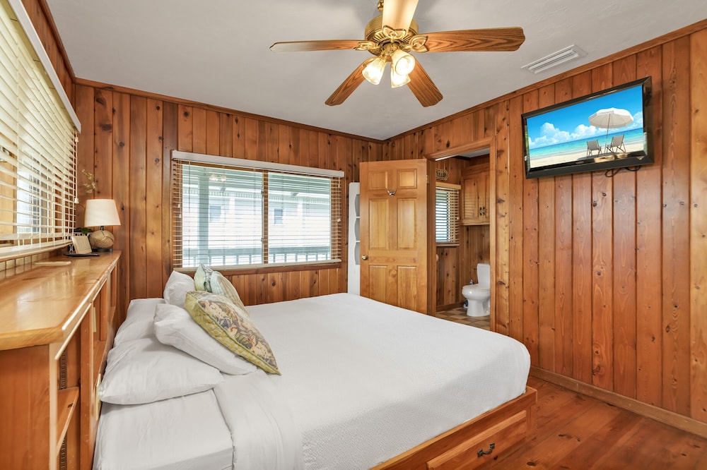 Unwind In Style- Reserve Your Stay! - St. George Island, FL