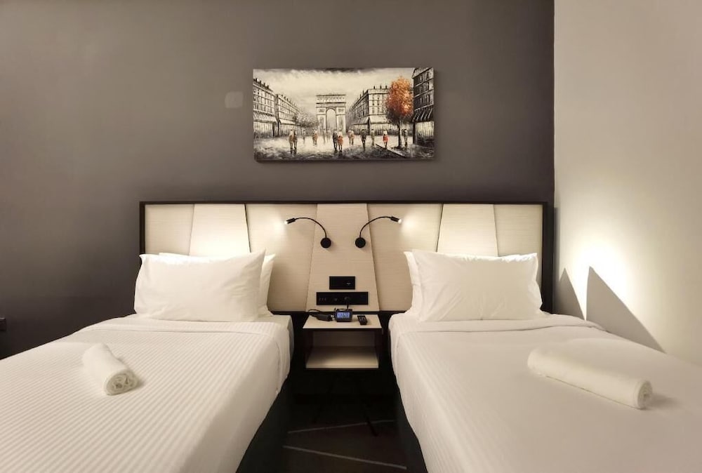 Charming 1-bedroom Hotel With Pool - Ampang Jaya
