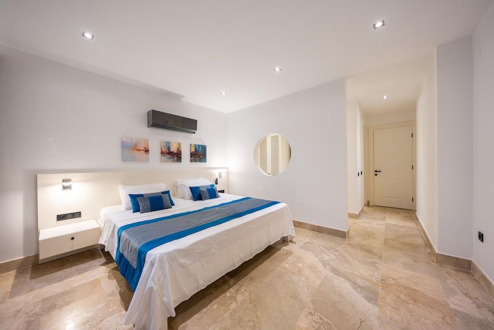 Zenato 3 Bedroom Duplex Apartment / Private Pool & Heating Option - Kalkan