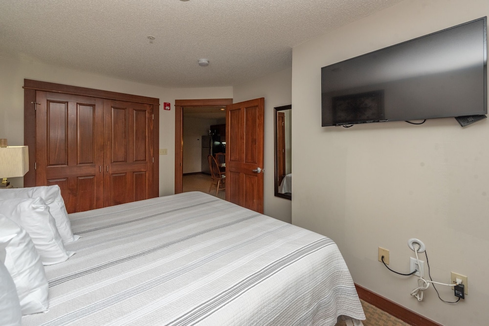 Suites At Silver Tree A117: Lake View Suite With 1 Bedroom, Private Bathroom, Ki - États-Unis