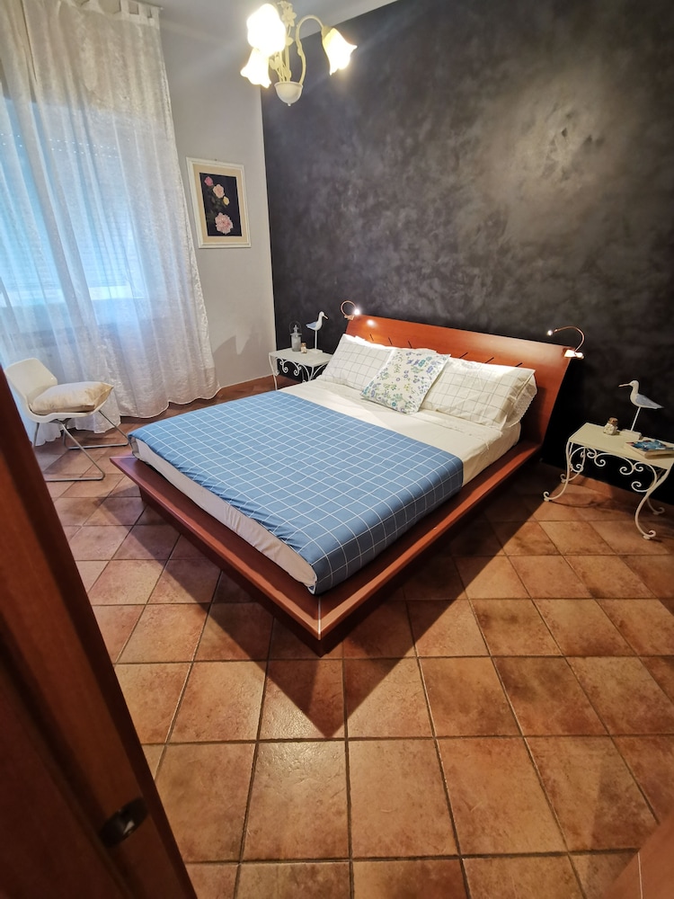 Appartamento Luminoso Ed Elegante In Zona Residenziale - Rapallo