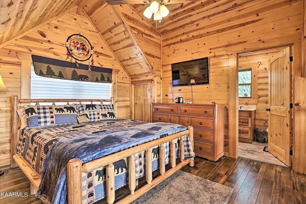 Douglas Lake Resort Cabin W/ Deck & Game Room! - Douglas Lake, TN