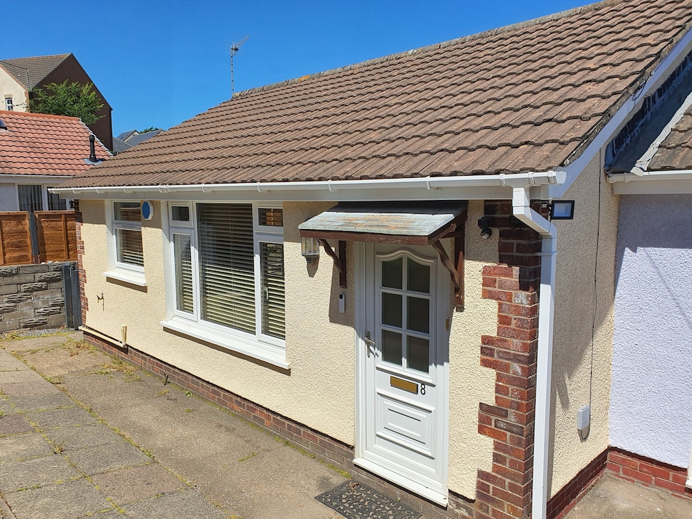 Captivating 2 Bedroom Bungalow In Mumbles - The Mumbles