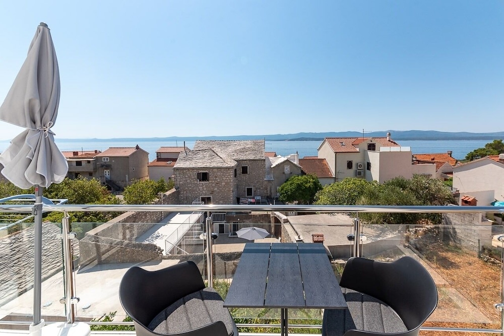 Deluxe Double Room By The Pool  In The Centre - Hvar