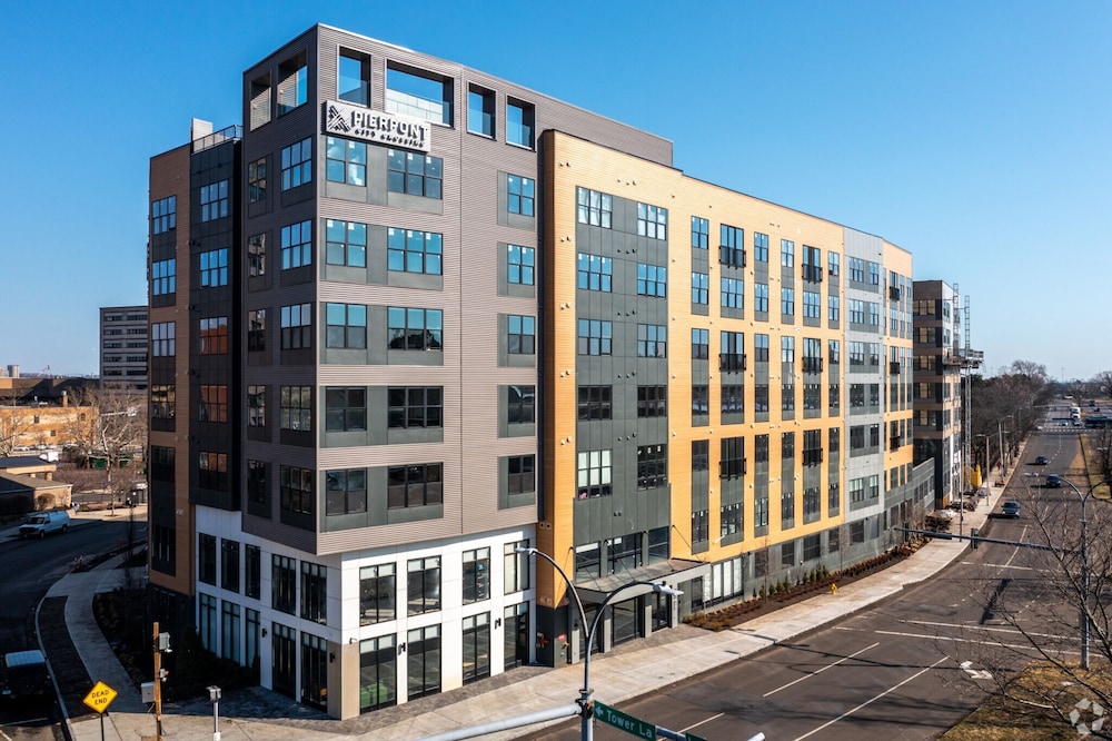 Luxury Furnished Apartments by Hyatus Downtown at Yale - Wallingford
