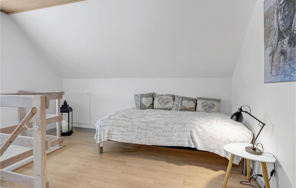 Bright, Practical Vacation Apartment In Snogebæk, Only 400 M From The Sandy Beach. - Bornholm