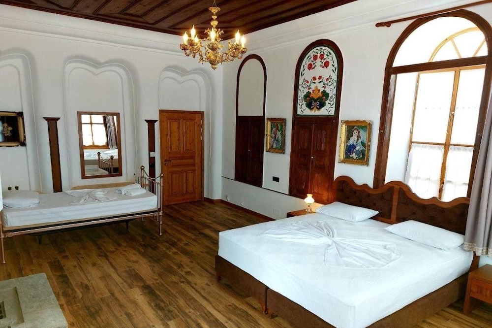Hotel Praga - Gjirokastra