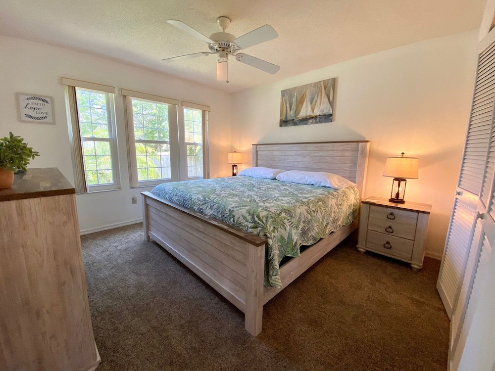 Sail Away - Relaxing, Pet Friendly Beach Retreat With Heated Pool! - Saint Augustine, FL
