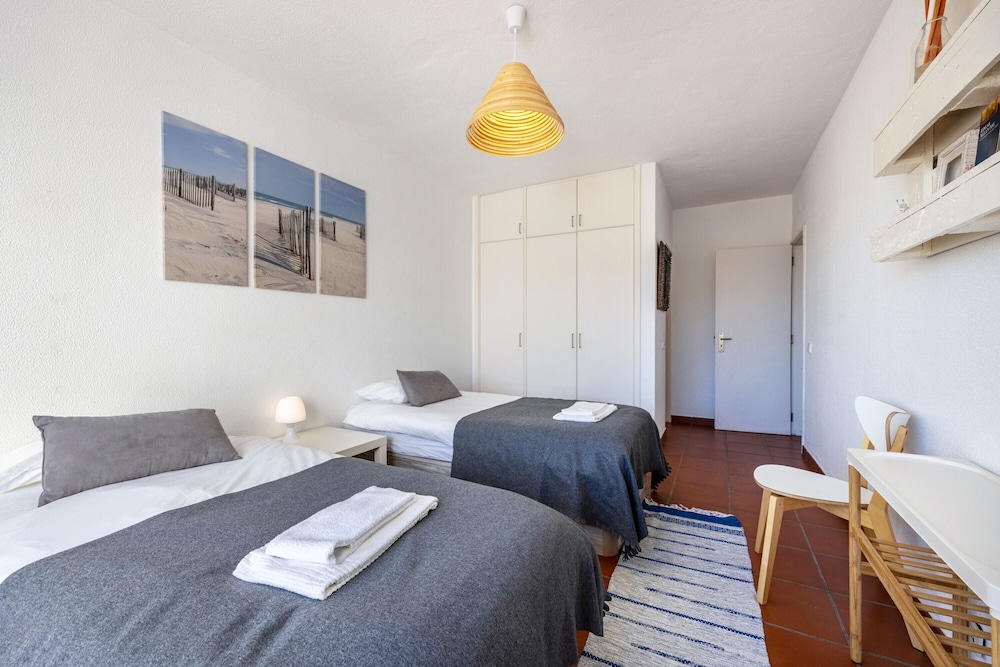 Vakantiehuis 'Chiringuito House - Suites' Met Zwembad, Tuin, Terras & Wi-fi - Sagres