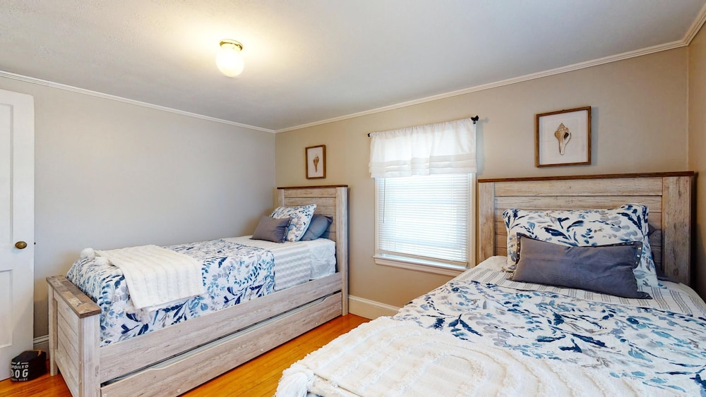 Dreamy Days | Cozy Coastal | 3-minute Drive To Beach | Bayley Vacation Rentals - Old Orchard Beach