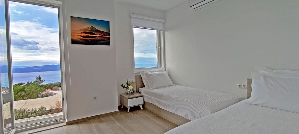 Modern 4-bedrooms Family And Pet Friendly Villa With Pool And Amaizing Sea Views - Baška Voda