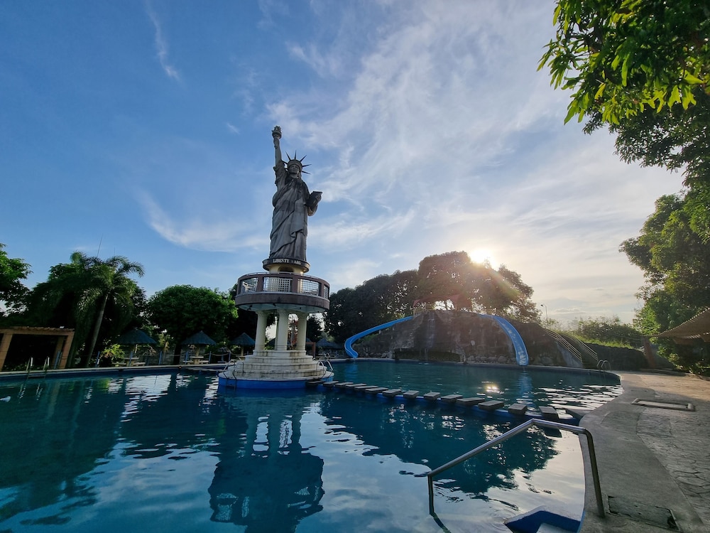 Libertyland Waterpark Resort By Cocotel - Capas