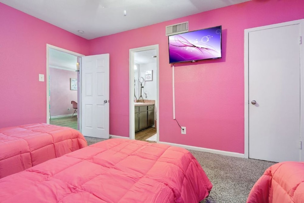 *Brand New* "The Pink Palace" @ River Oaks - Westchase - Houston
