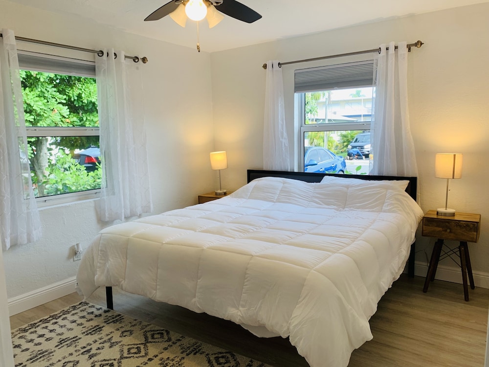 Lovely 2 - Bedroom Rental Unit Near The Beach - Sunrise, FL