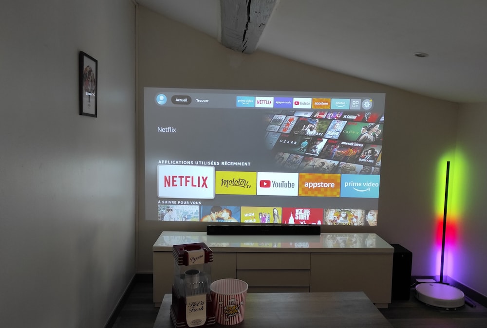 L'appart & Lumiere ⚫Soirée Netflix Avec V. Projecteur. 🧗‍♂️5e Et. Ss Ascenseur - L'Arbresle