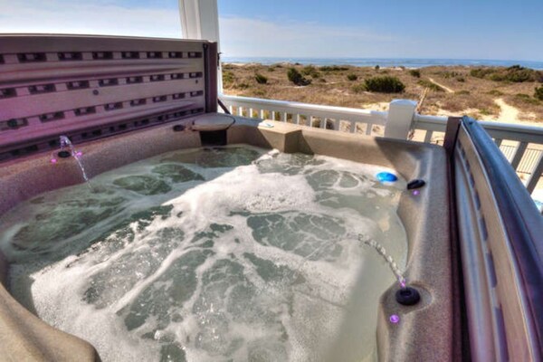 Beautiful & Brand New 6 Bdrm\/3.5 Bath, Oceanfront Home W\/ Private Pool-sleeps 14 - Holden Beach, NC