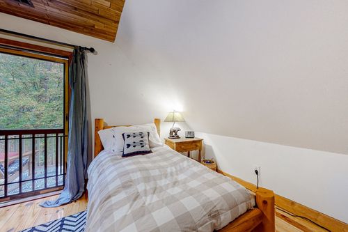 Fort Mountain State Park, Chatsworth airbnb, hotels and vacation rentals