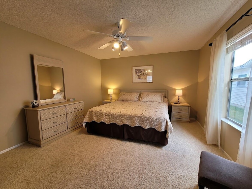 2 Bedroom, 2 Bath With King Size Bed And Golf Cart - Wildwood, FL